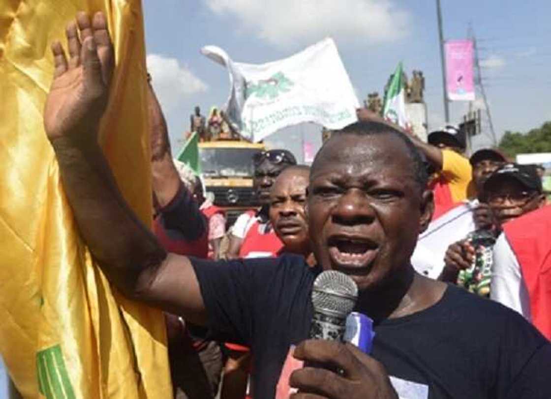 Labarin Kirista da ya shia cikin 'yan shia don kare su daga kisan sojoji Labarin Kirista da ya shia cikin 'yan shia don kare su daga kisan sojoji