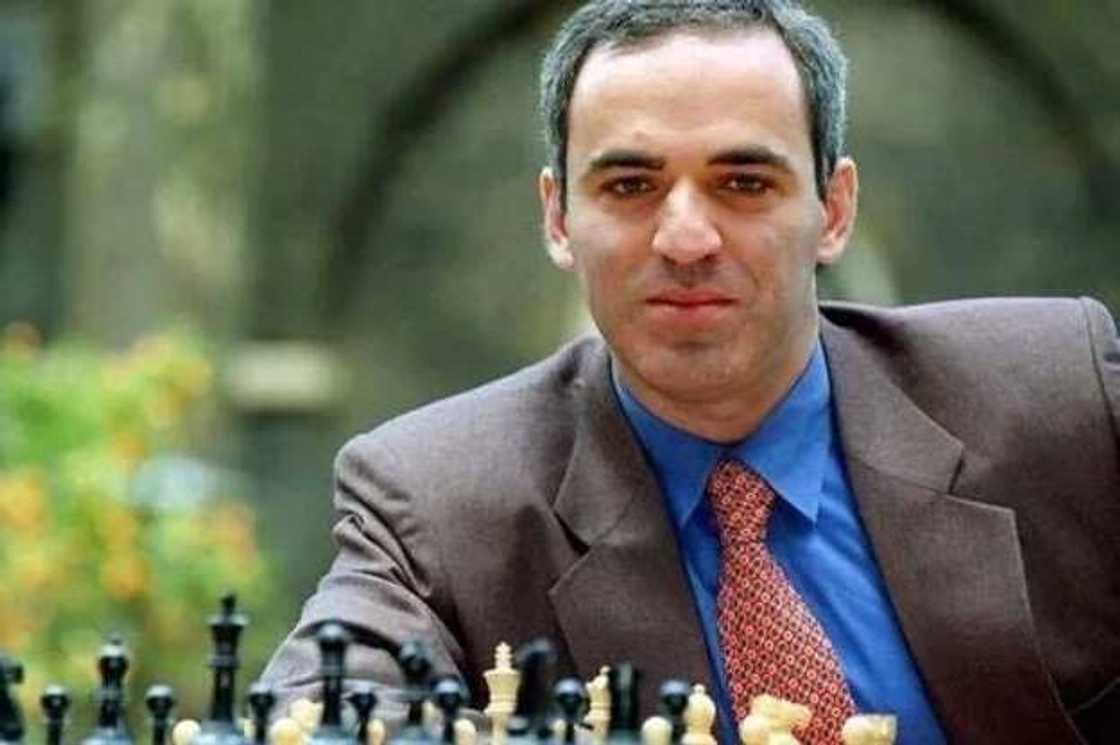 Top 10 most intelligent people of the world Top 10 most intelligent people of the world