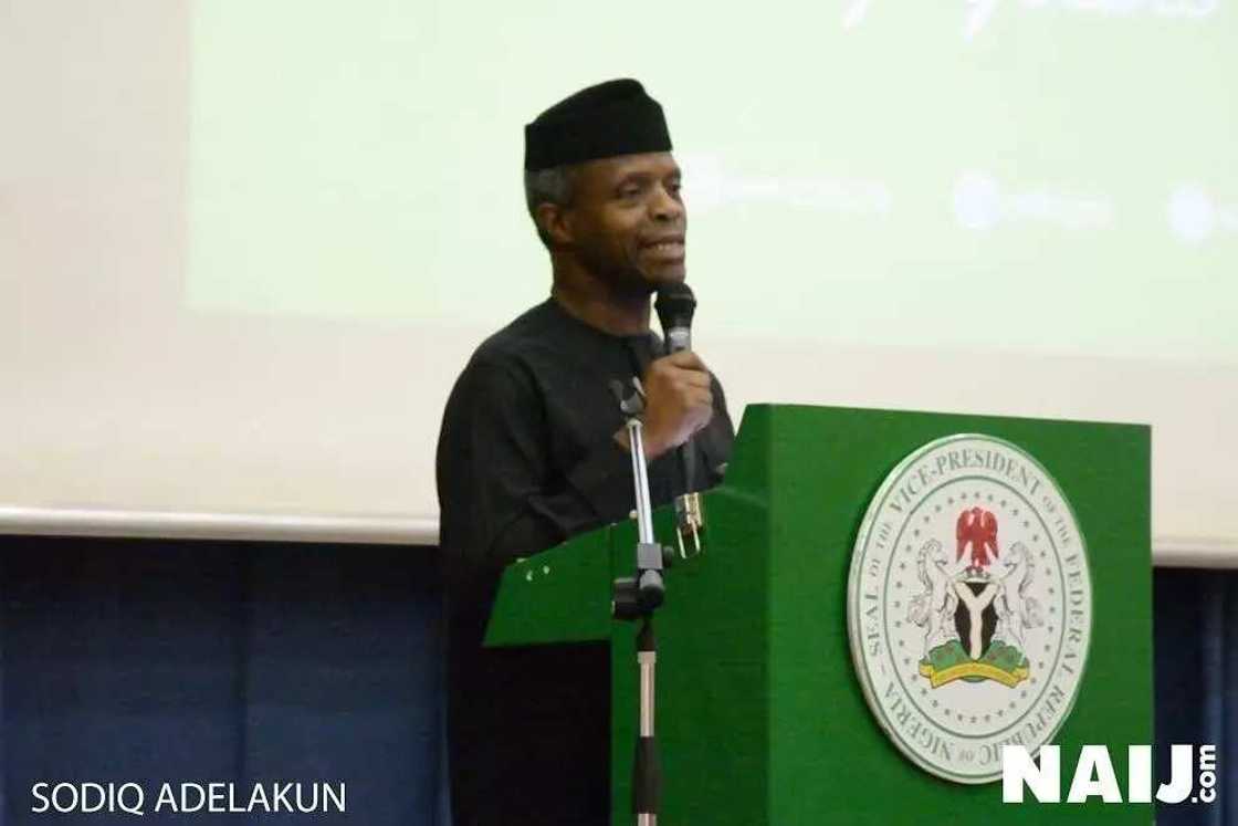 Buhari's sick leave re-energizes Nigeria's presidency - Reuters Buhari's sick leave re-energizes Nigeria's presidency - Reuters