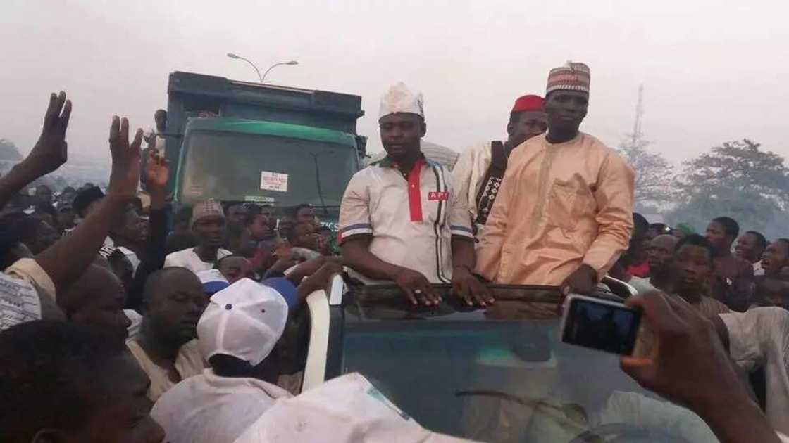 Matar mawaƙin shugaba Buhari, Rarara ta haihu, an samu Buhari Matar mawaƙin shugaba Buhari, Rarara ta haihu, an samu Buhari