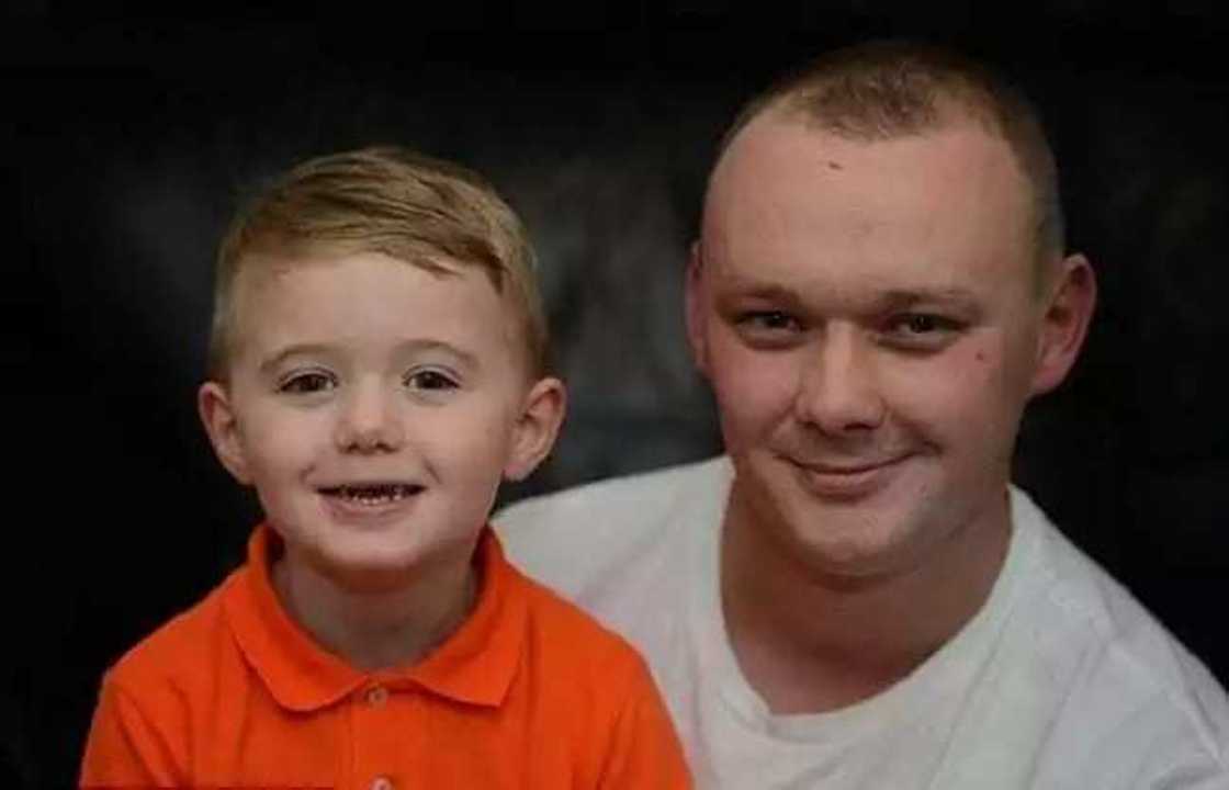 Yaro ďan shekara 3 ya ceci rayuwar mahaifinsa Yaro ďan shekara 3 ya ceci rayuwar mahaifinsa