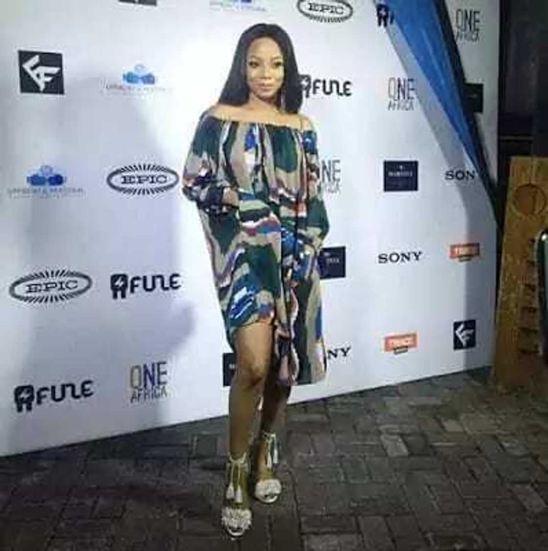 Manyan sannu sun fita yawan shakatawa da Jidenna Manyan sannu sun fita yawan shakatawa da Jidenna