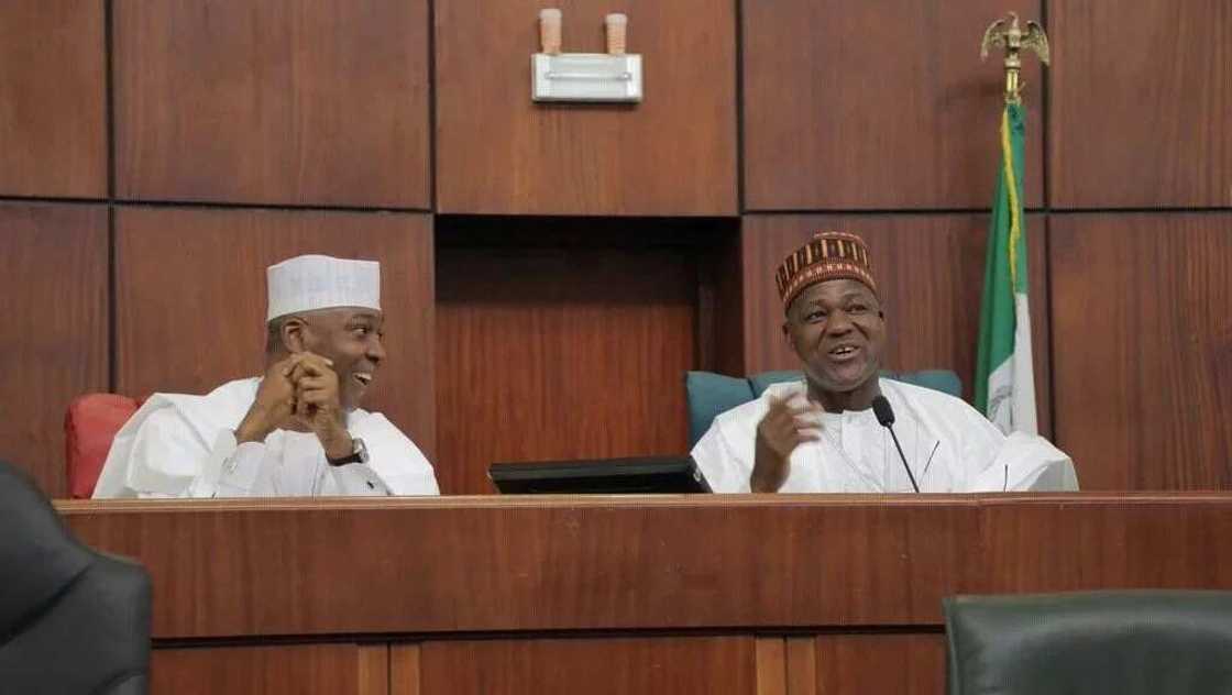 Hukuncin kotun koli: Dogara ya taya Saraki murna Hukuncin kotun koli: Dogara ya taya Saraki murna