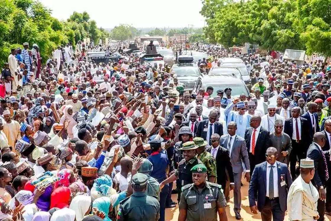 Yadda shugabannin Najeriya motsa jikinsu (hotuna) Yadda shugabannin Najeriya motsa jikinsu (hotuna)