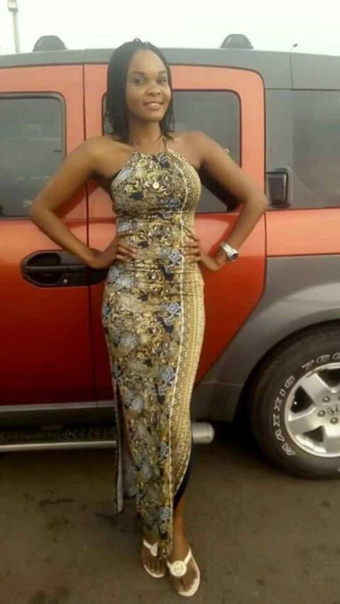 Hotunan kyaukkyawar yarinya mai kwalin digiri ta kama sana'ar sayarda gawayi - Bude kusha kallo Hotunan kyaukkyawar yarinya mai kwalin digiri ta kama sana'ar sayarda gawayi - Bude kusha kallo