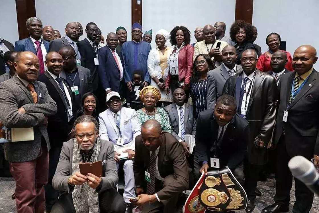 Shugaba Buhari ya halarci taron kungiyar kasuwanci a Jamus Shugaba Buhari ya halarci taron kungiyar kasuwanci a Jamus