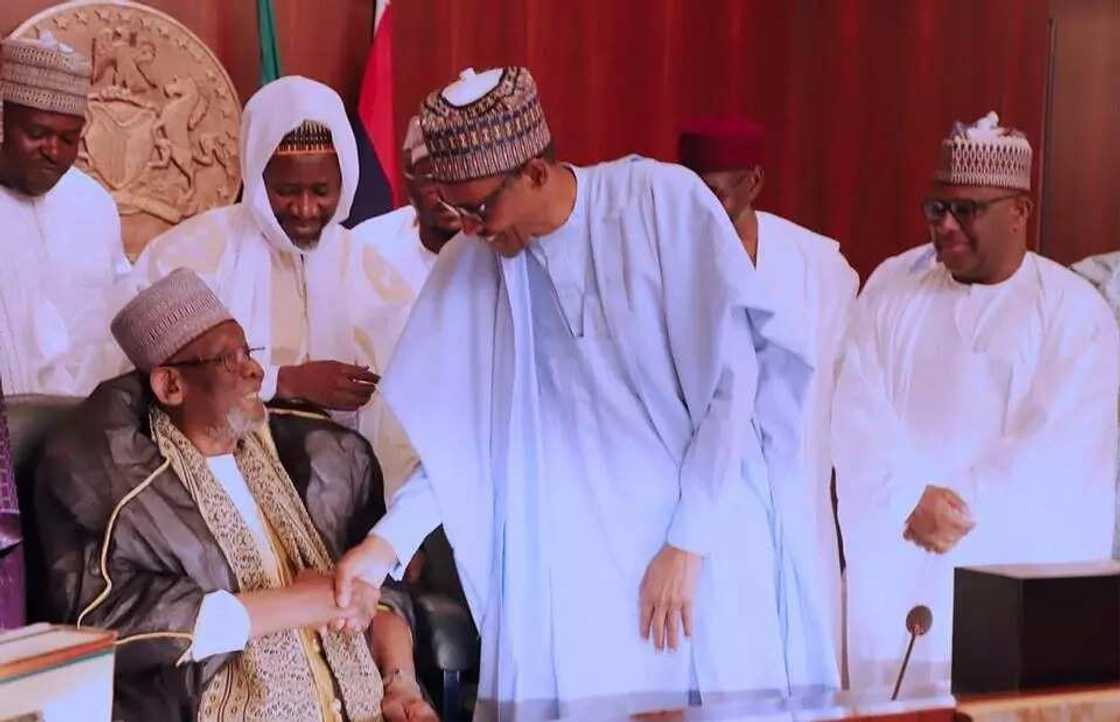 Shugaba Buhari ya karbi bakuncin shugaban darikar Tijjaniya na duniya, hotuna