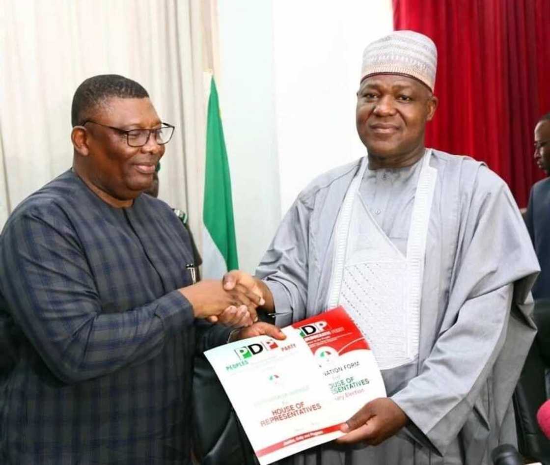 Yakubu Dogara ya lashe zaben fitar da gwani a Jihar Bauchi Yakubu Dogara ya lashe zaben fitar da gwani a Jihar Bauchi