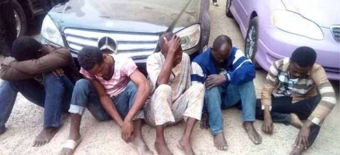 Dubun yan fashi 13 da suka addabi garin Suleja ya cika Dubun yan fashi 13 da suka addabi garin Suleja ya cika