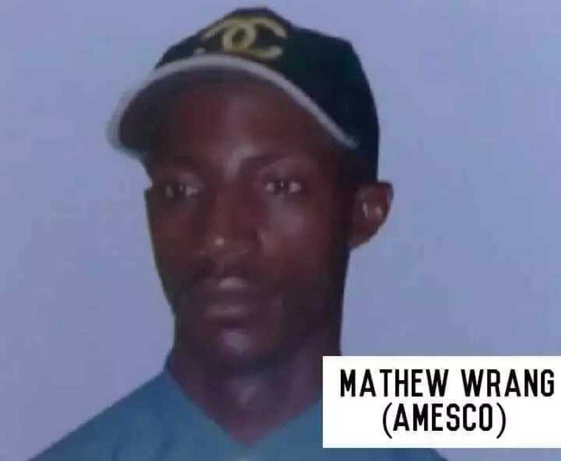 Hotunan 'yan kabilar Berom da su ka kashe janar Idris Alkali Hotunan 'yan kabilar Berom da su ka kashe janar Idris Alkali