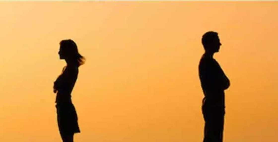 Fasto ya zargi matarsa da cin amanar aure, ya nemi kotu ta raba aurensu Fasto ya zargi matarsa da cin amanar aure, ya nemi kotu ta raba aurensu