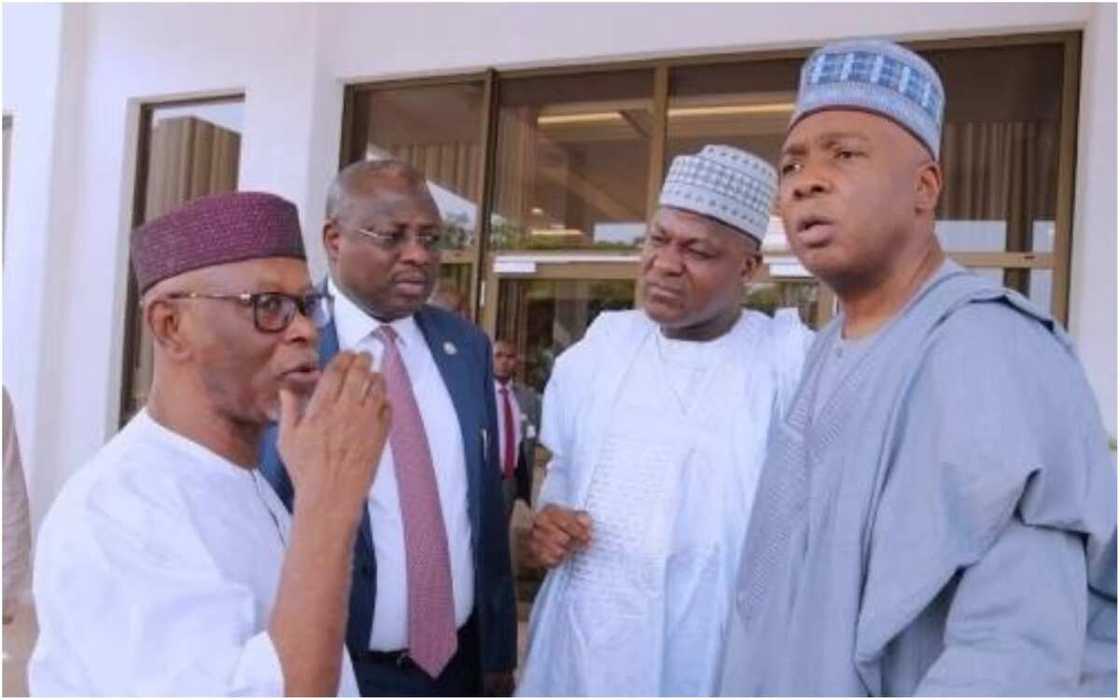 Saraki da Oyegun basu halarci taron karramawa ga Tinubu na goma