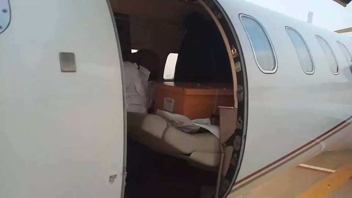 Gawar marigayiya ɗiyar Sule Lamido ta iso Najeriya (Hotuna) Gawar marigayiya ɗiyar Sule Lamido ta iso Najeriya (Hotuna)