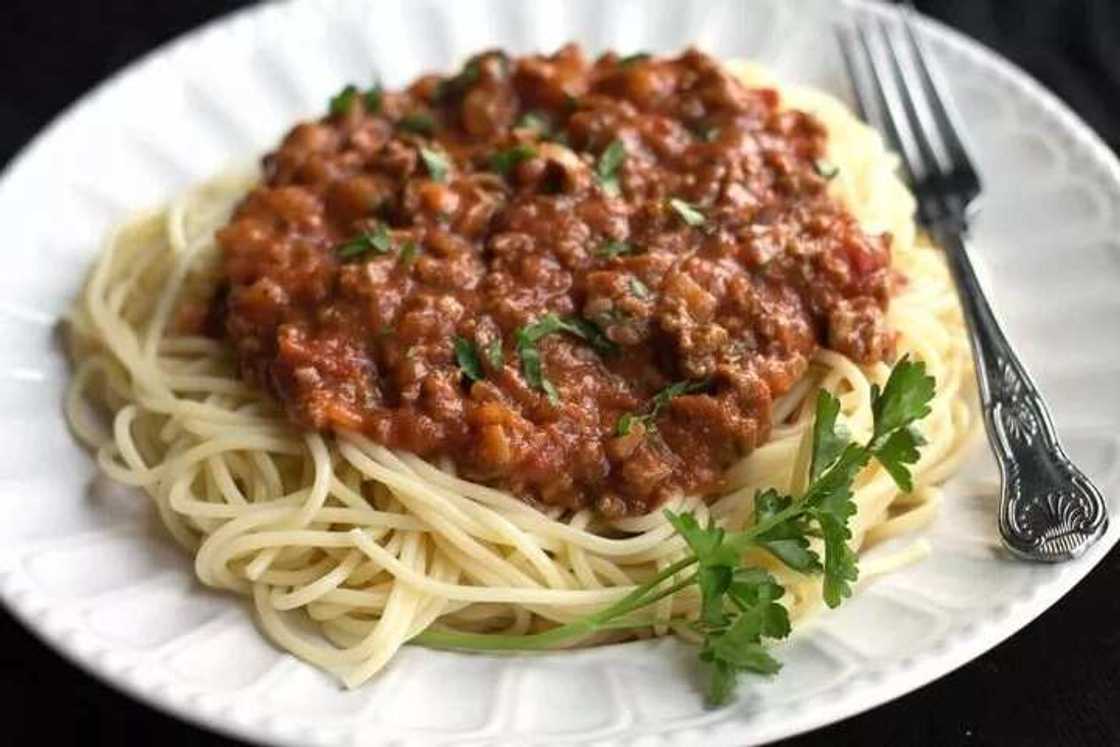 How to make spaghetti Bolognese with Dolmio