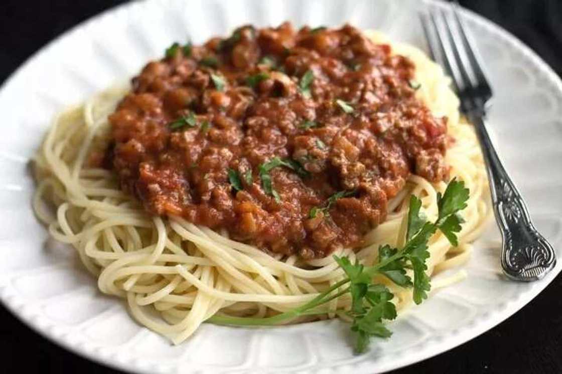 How to make spaghetti Bolognese with Dolmio How to make spaghetti Bolognese with Dolmio