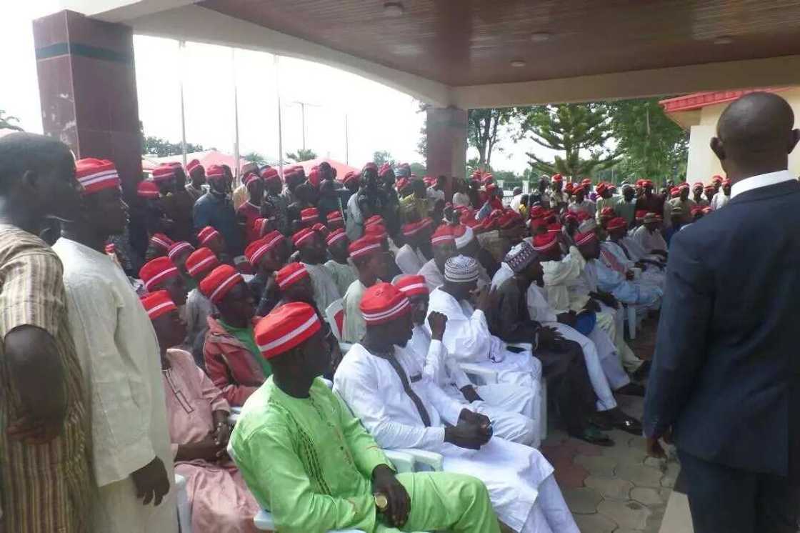 Kalli hotuna: Kwankwaso ya ziyarci Fayose a Ekiti, ya yiwa dan takarar PDP kamfen