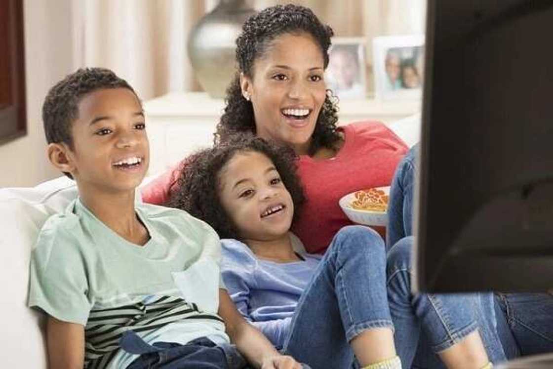 mom with kids mom with kids