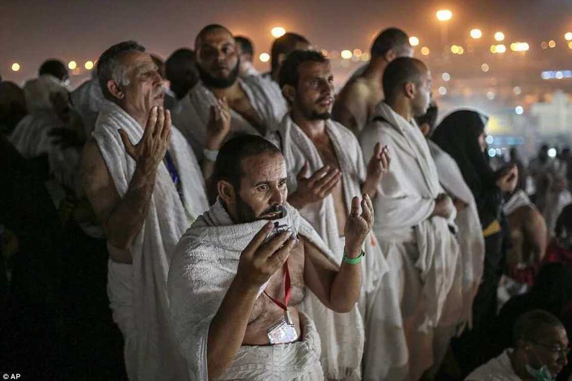 Muslims Gather At Mount Arafat To Mark Peak Of Hajj 2015 Muslims Gather At Mount Arafat To Mark Peak Of Hajj 2015