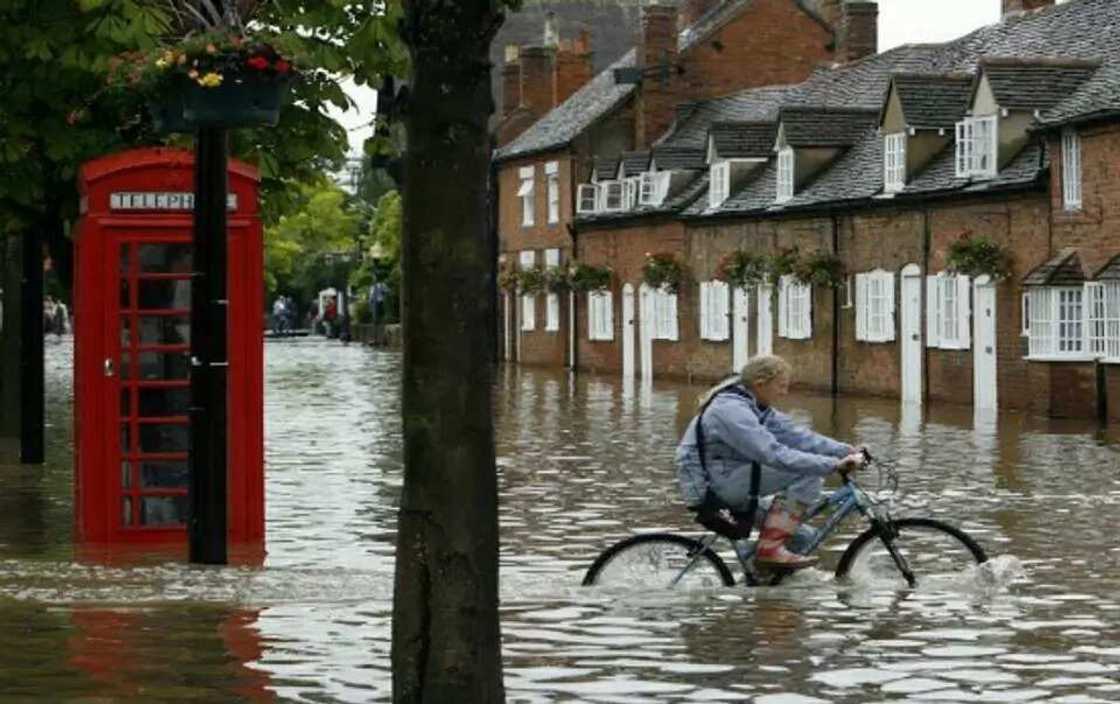 Like the recent incident in Lagos, UK too experience flood after heavy rain