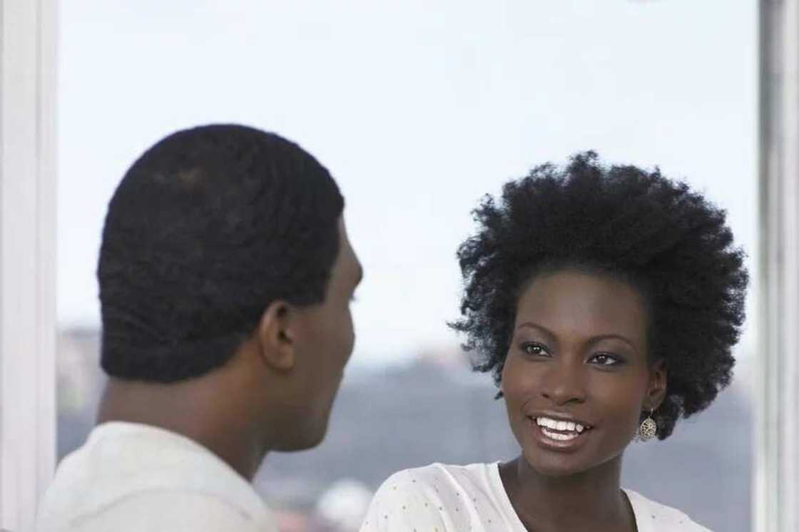 How to approach a girl How to approach a girl