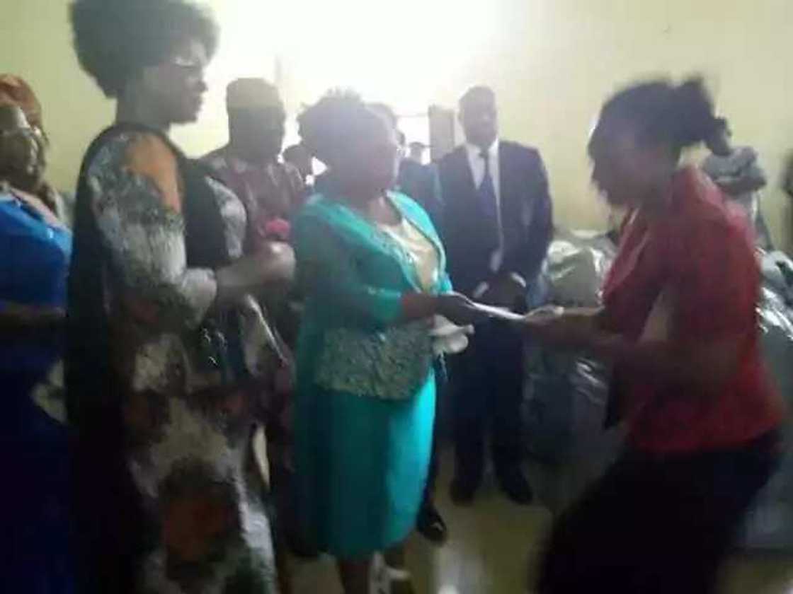 Matar Gwamna Fayosen tayi kyan kai Matar Gwamna Fayosen tayi kyan kai