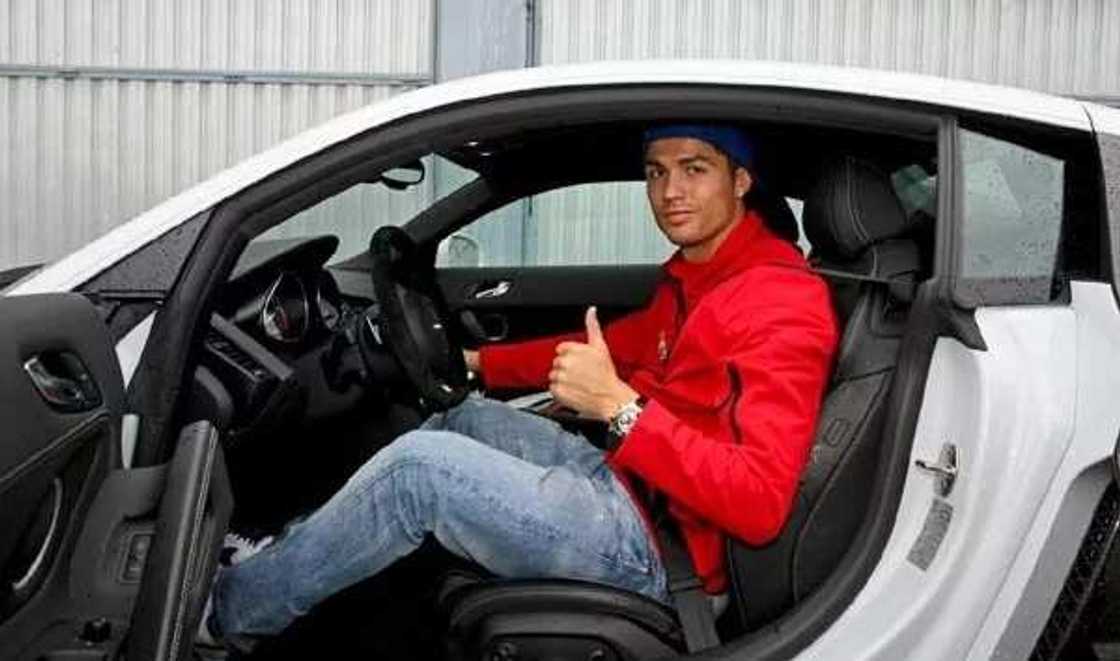 Cristiano Ronaldo's auto Cristiano Ronaldo's auto