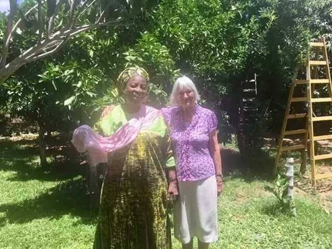 Excited Oyinbo Couple Hosted Pastor Adeboye and His Wife In Israel (Photos) Excited Oyinbo Couple Hosted Pastor Adeboye and His Wife In Israel (Photos)