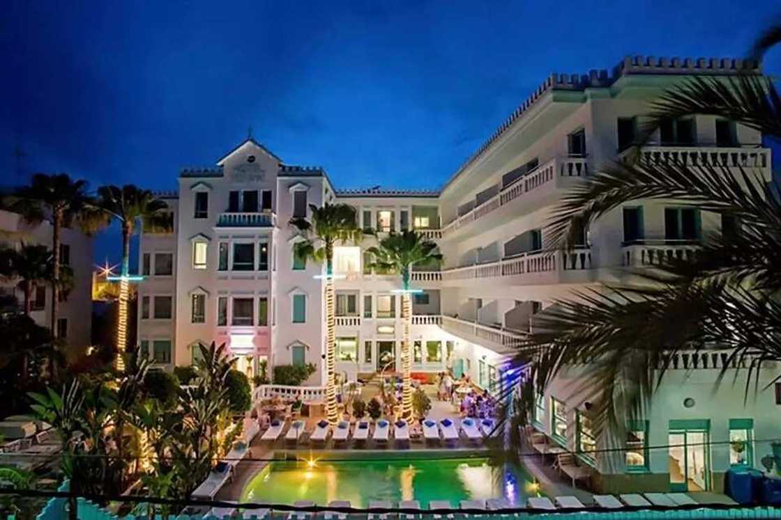 Messi gets the better of Ronaldo to buy a luxury hotel Messi gets the better of Ronaldo to buy a luxury hotel