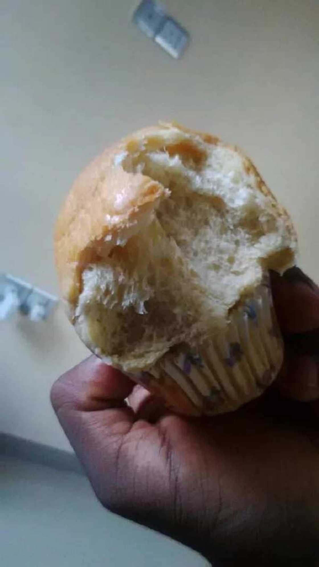 See gobe! Nigerian man buys cupcake only to see this inside (photo) See gobe! Nigerian man buys cupcake only to see this inside (photo)