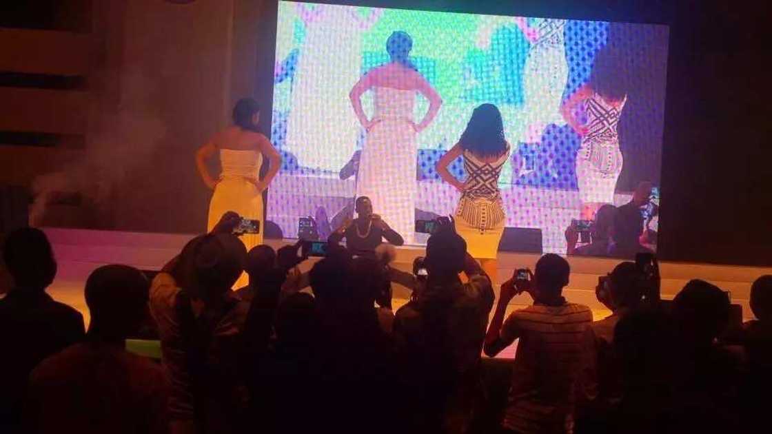 Photos: D'banj Rocks Glo Show In Honour Of Soyinka Photos: D'banj Rocks Glo Show In Honour Of Soyinka