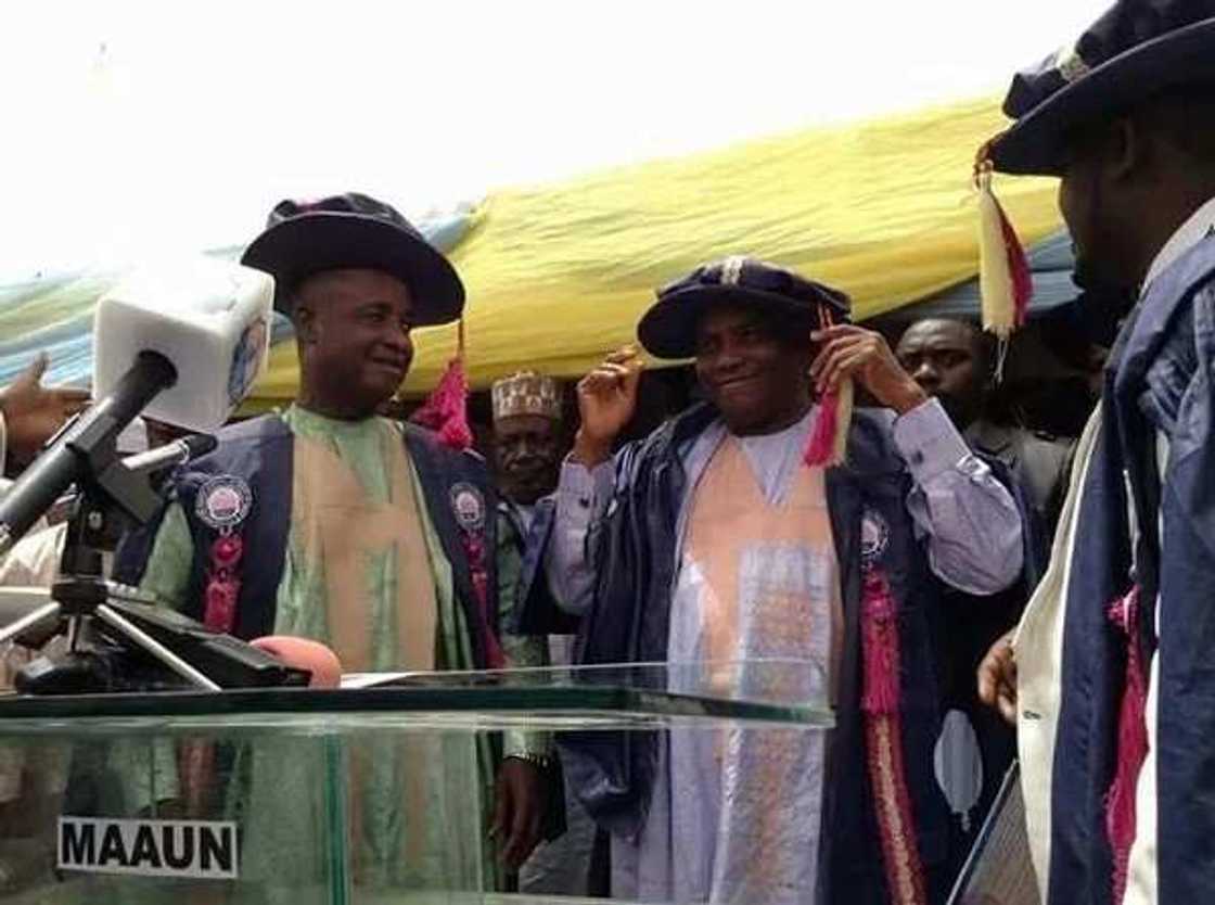 An karrama gwamnan Sokoto da lambar girmamawa ta fannin kimiyyar siyasa (Hotuna) An karrama gwamnan Sokoto da lambar girmamawa ta fannin kimiyyar siyasa (Hotuna)