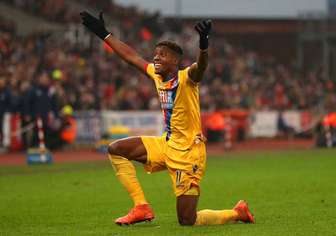 Kungiyar Arsenal za ta bayar da 'yan wasa uku da kudi don daukan dan wasan Afrika Kungiyar Arsenal za ta bayar da 'yan wasa uku da kudi don daukan dan wasan Afrika