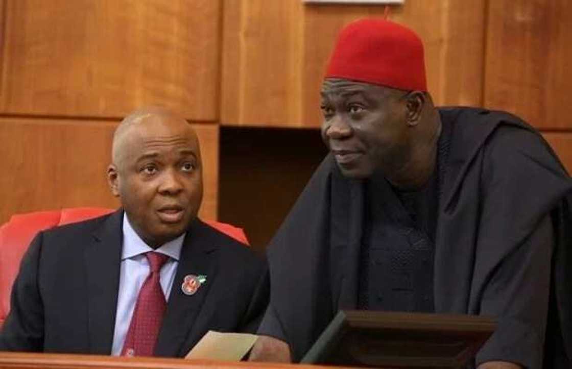 Tambayar kaka uwarka ta haifeka: Mataimakin Saraki ya fara rashin lafiya a hannun EFCC