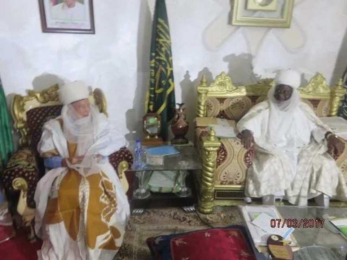 Hawaye ya kwaranya yayinda malamin katolika da malamin musulunci suka rungume juna a Minna (Hotuna, Bidiyo) Hawaye ya kwaranya yayinda malamin katolika da malamin musulunci suka rungume juna a Minna (Hotuna, Bidiyo)