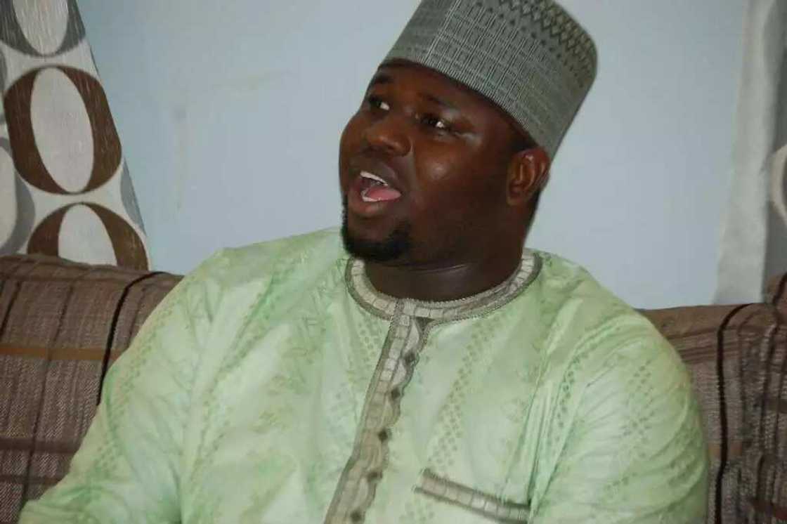 Dan takarar gwamna a PDP ya yi korafin cigaba da tsare shi ga IG Dan takarar gwamna a PDP ya yi korafin cigaba da tsare shi ga IG