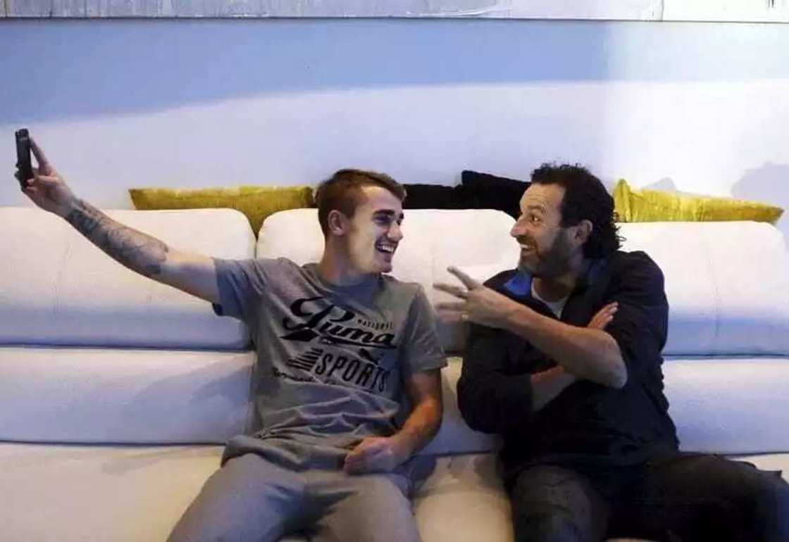 Kungiyar PSG na neman dan wani wasan Atletico Madrid Kungiyar PSG na neman dan wani wasan Atletico Madrid