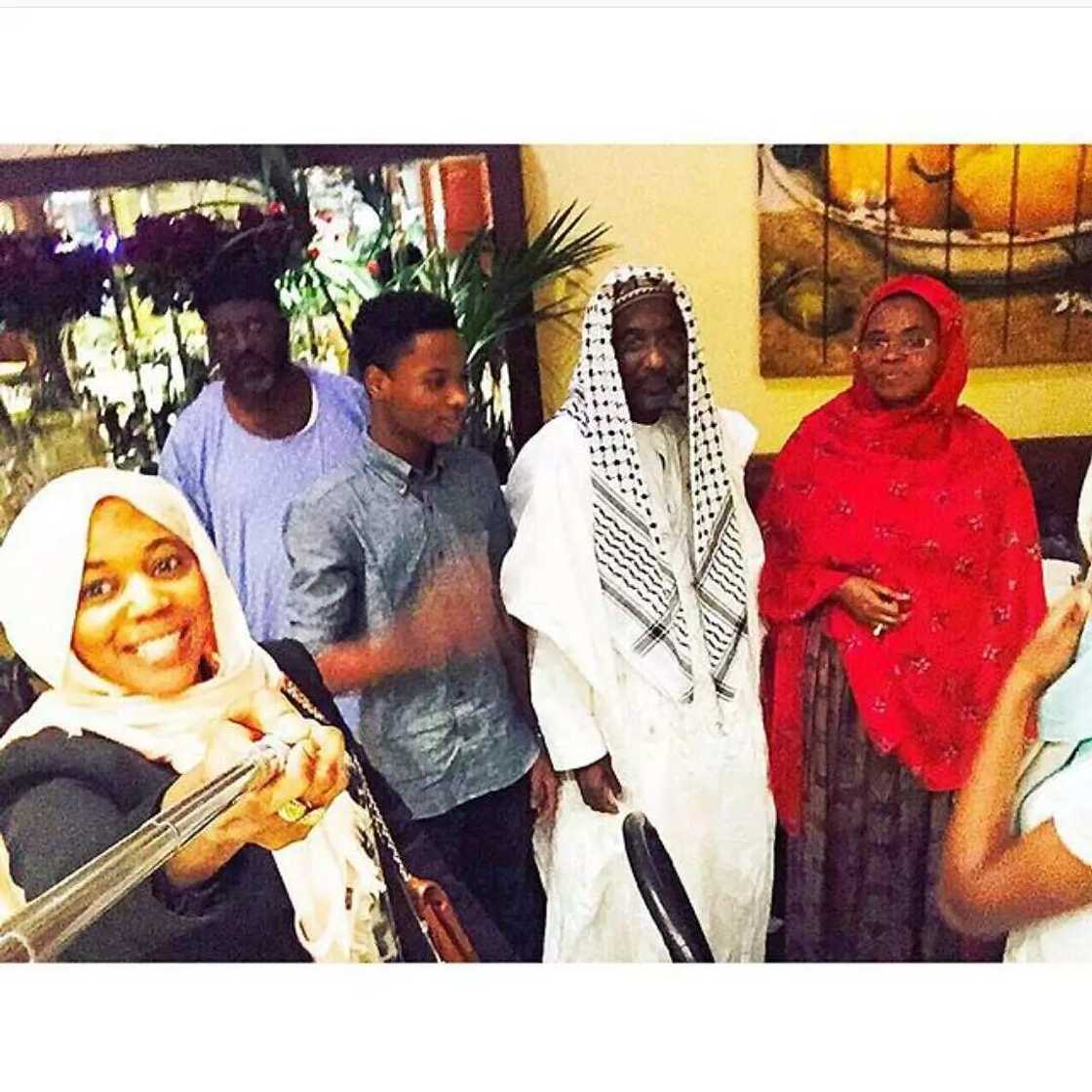 Emir of Kano Sanusi Shows Off His Wives & Children Emir of Kano Sanusi Shows Off His Wives & Children
