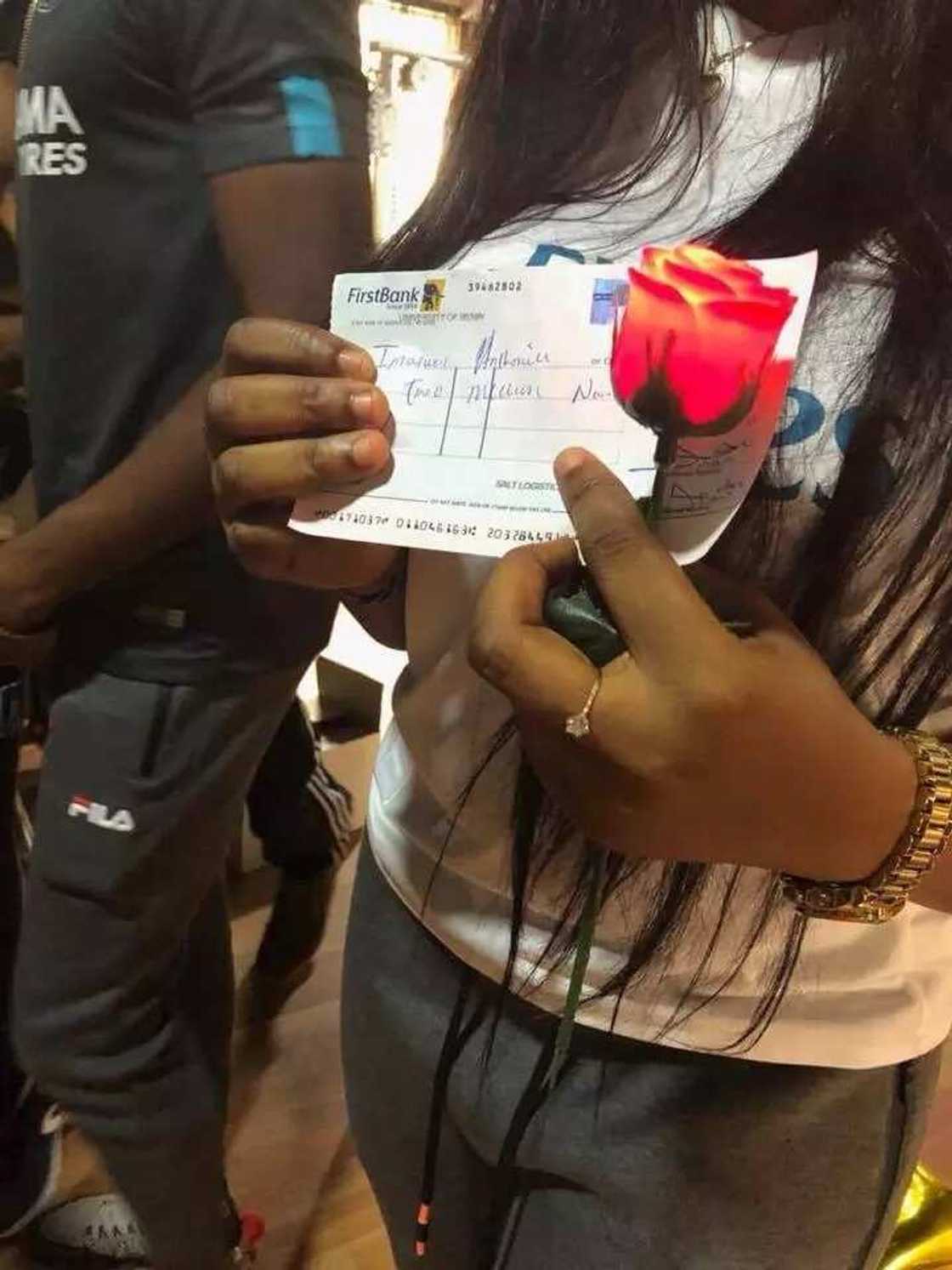Why I presented my girlfriend a N2m cheque while proposing - Nigerian man explains Why I presented my girlfriend a N2m cheque while proposing - Nigerian man explains