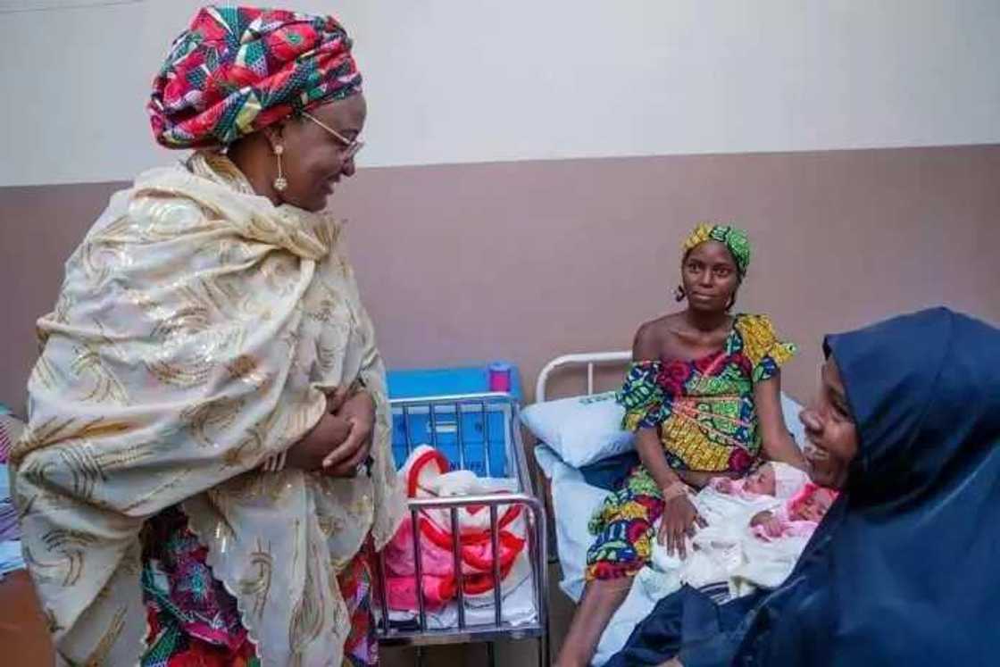 Cikin Hotuna: Aisha Buhari ta ƙaddamar da Cibiyar tallafawa Mata a Garin Daura Cikin Hotuna: Aisha Buhari ta ƙaddamar da Cibiyar tallafawa Mata a Garin Daura
