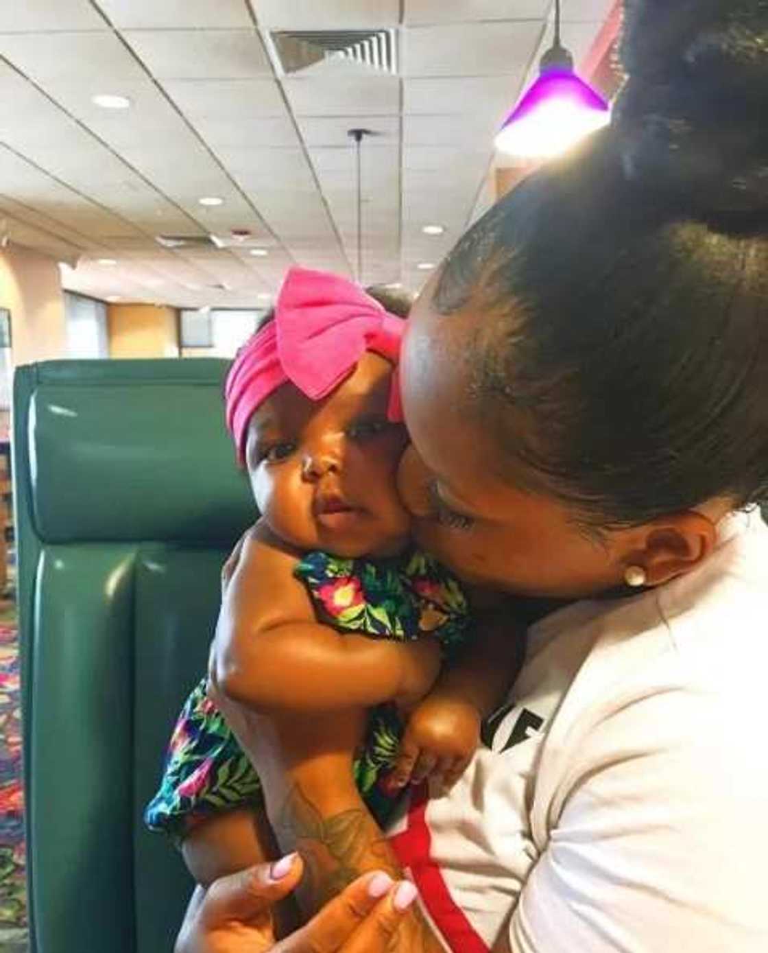 ku dubi matashiyar da ta haifi yara 9 (hotuna) ku dubi matashiyar da ta haifi yara 9 (hotuna)