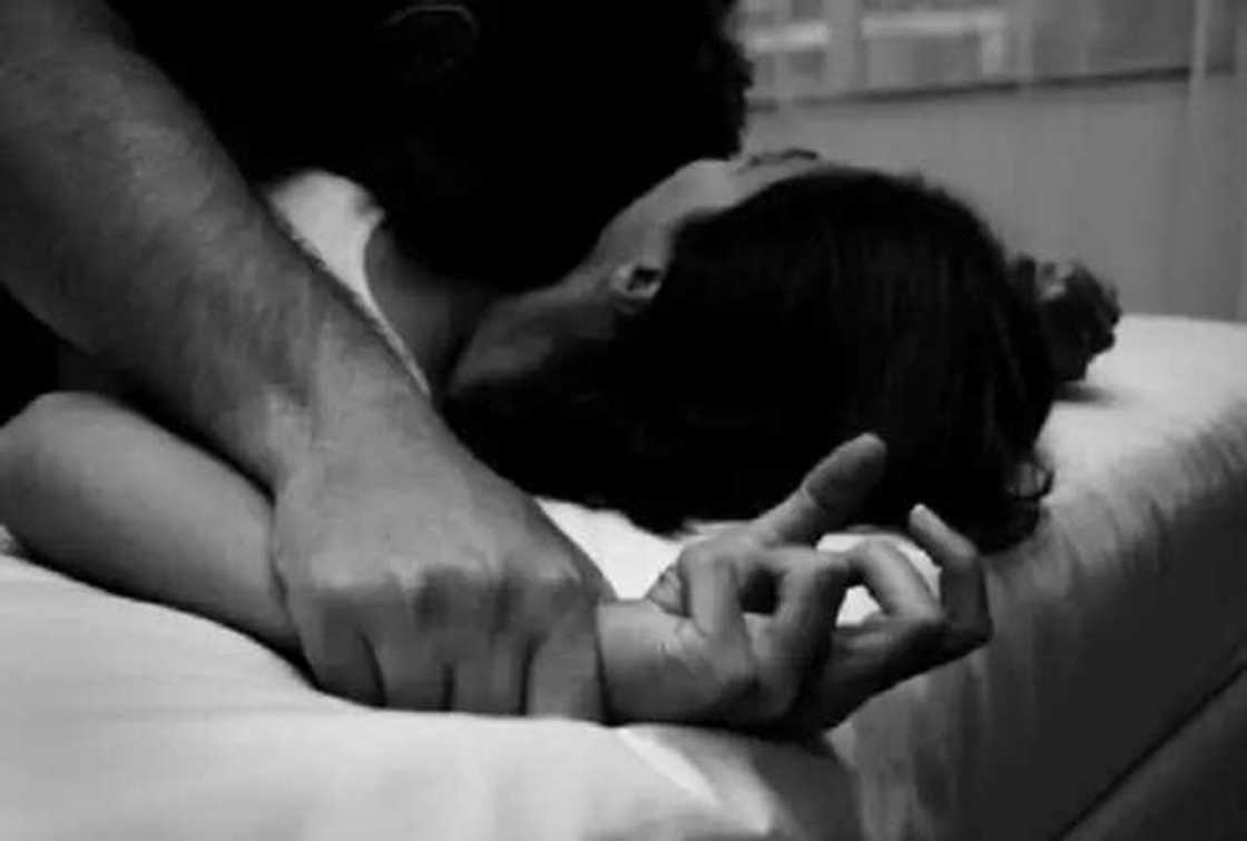 Uba yayi ma yarsa ciki Uba yayi ma yarsa ciki