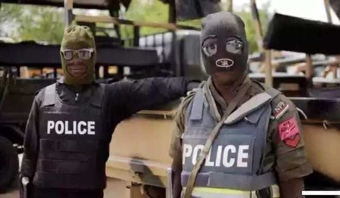 Wani mutum ya gamu da ajalinsa yayin da ya shiga maƙabartar musulmi cikin dare don haƙo gawa Wani mutum ya gamu da ajalinsa yayin da ya shiga maƙabartar musulmi cikin dare don haƙo gawa