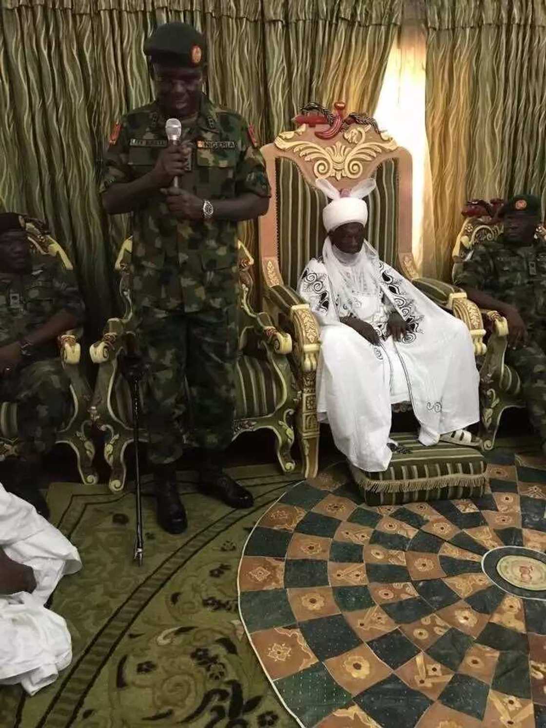 Buratai at the Emir of Daura's palace. Buratai at the Emir of Daura's palace.