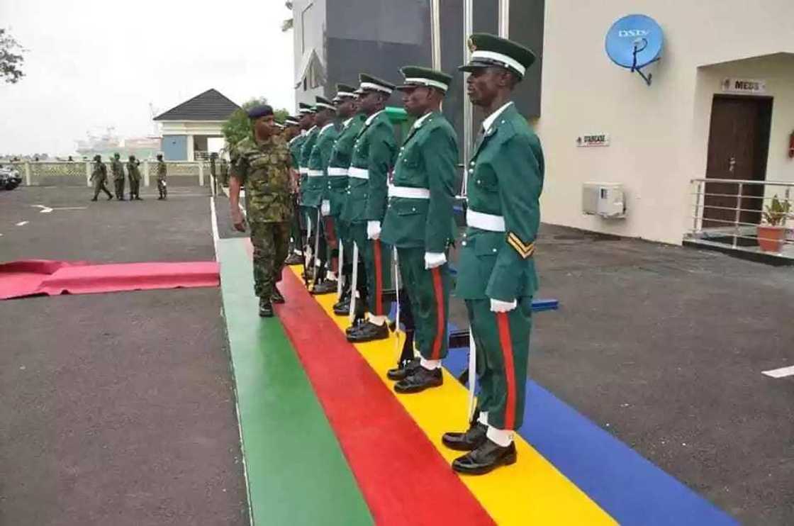 Tukur Buratai ya isa Legas domin kaddamar da wasu manyan ayyuka