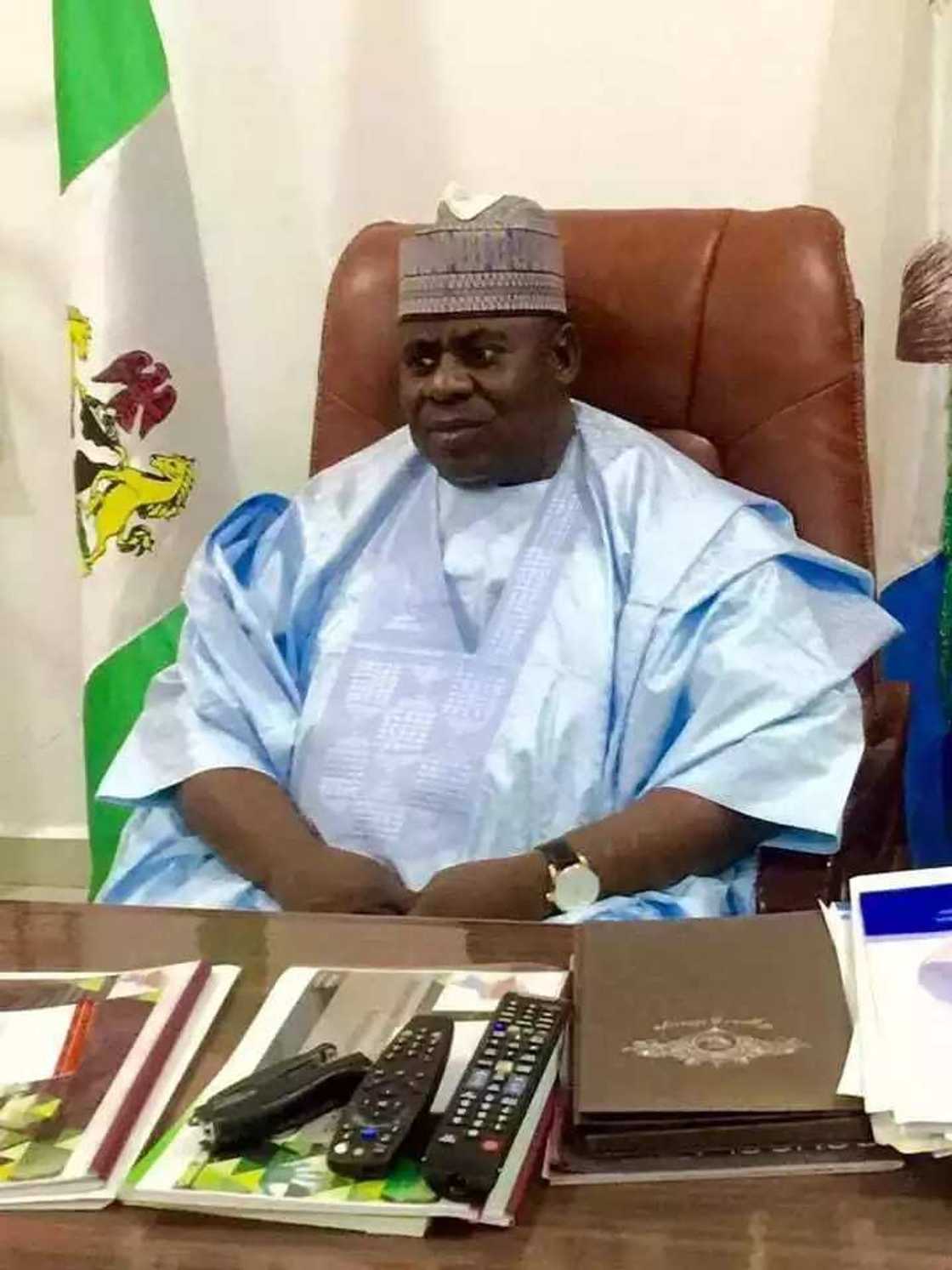 Mataimaki gwamna ya gina Masallacin Juma’a a jihar Adamawa Mataimaki gwamna ya gina Masallacin Juma’a a jihar Adamawa