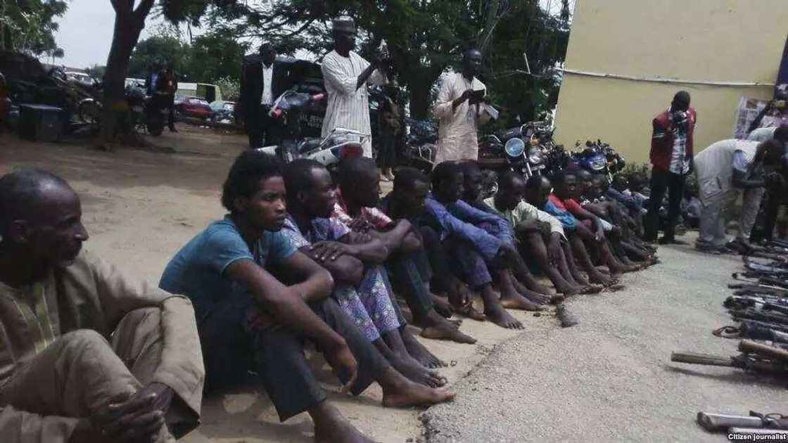 Wata mata ta haɗa baki da masu garkuwa da mutane don a sace yaron kishiyarta, sai dai ƙaiƙayi ya koma kan masheƙiya Wata mata ta haɗa baki da masu garkuwa da mutane don a sace yaron kishiyarta, sai dai ƙaiƙayi ya koma kan masheƙiya