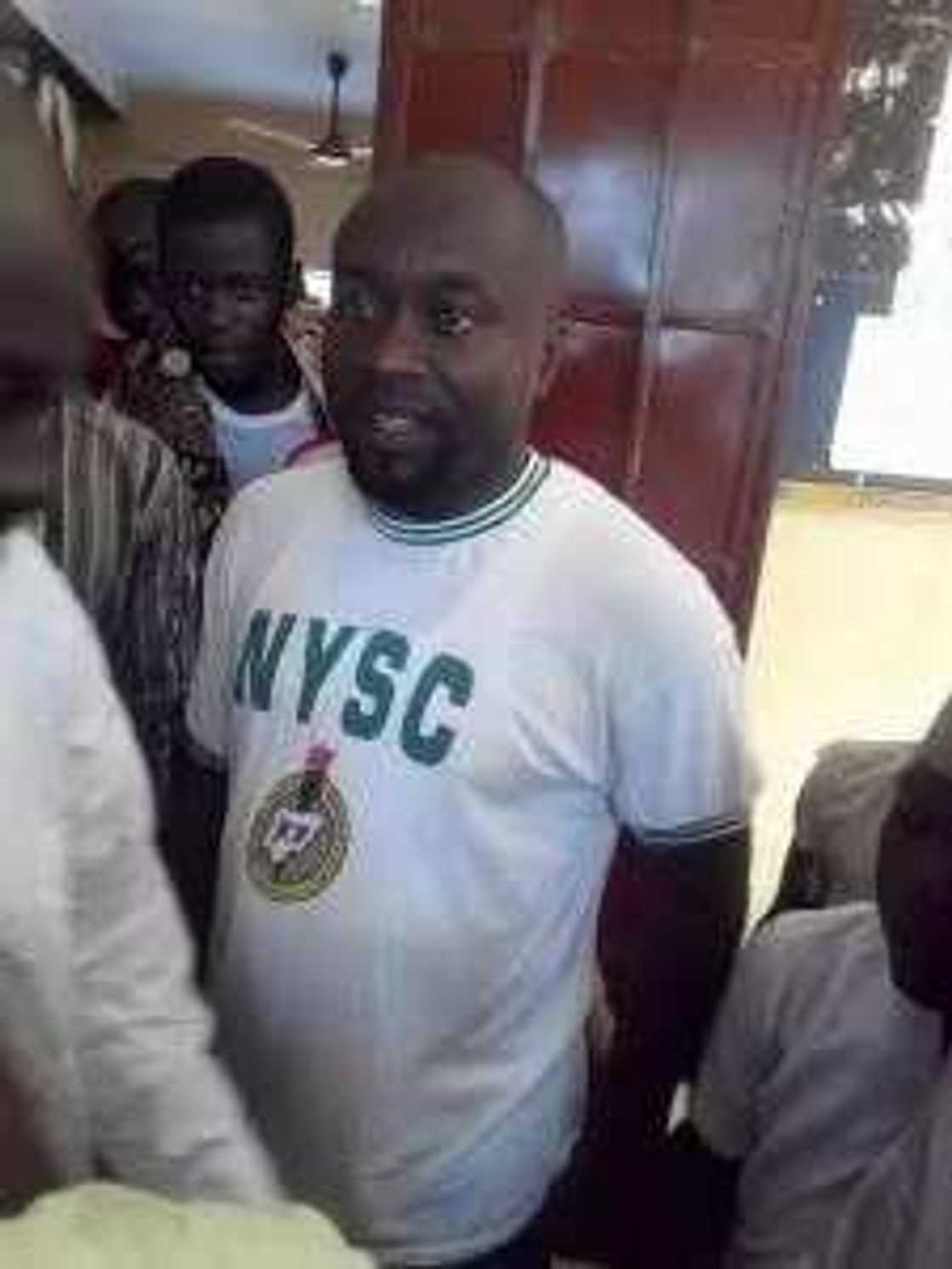 Igbo NYSC Becomes Muslim To Celebrate Buhari Igbo NYSC Becomes Muslim To Celebrate Buhari