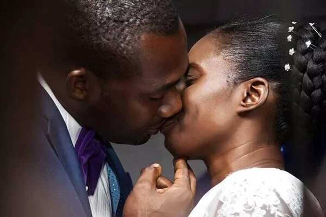 Bride who wore no makeup to her wedding speaks out Bride who wore no makeup to her wedding speaks out