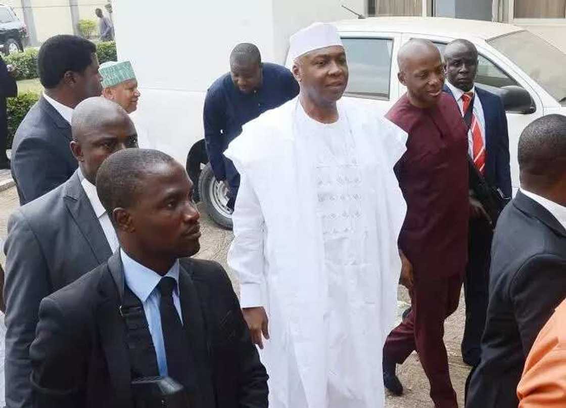 Saraki lashes out at EFCC over corruption fight Saraki lashes out at EFCC over corruption fight