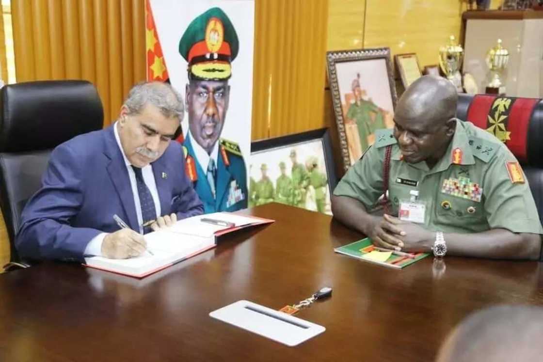 Shugaba Buhari zai bude Jami’ar Sojojin da aka gina a Garin Biu cikin Jihar Borno Shugaba Buhari zai bude Jami’ar Sojojin da aka gina a Garin Biu cikin Jihar Borno